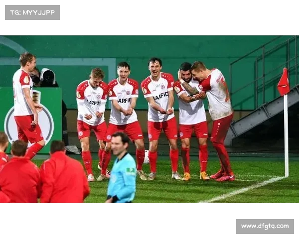 布伦瑞克队重回德甲巅峰之路:挑战与机遇并存 布伦瑞克队重回德甲巅峰之路:挑战与机遇并存